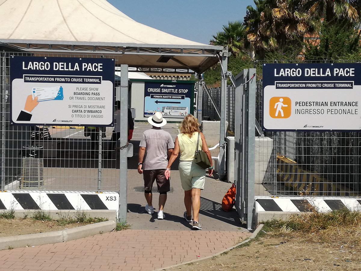 L'Ingresso a Largo della Pace L'Ingresso a Largo della Pace
