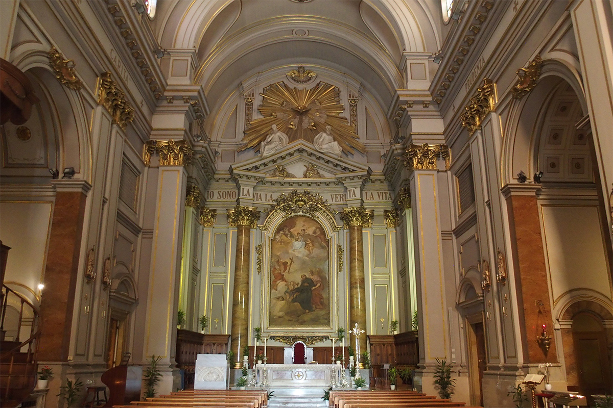 La Catedral de Civitavecchia - La Nave Interna La Catedral de Civitavecchia - La Nave Interna
