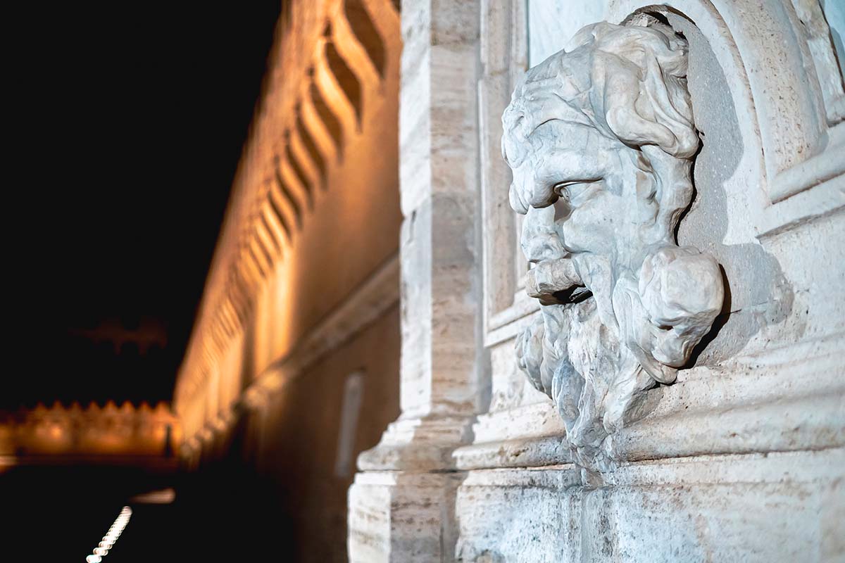 La Fontana del Vanvitelli al Porto di Civitavecchia - Foto di Angelo Esposito La Fontana del Vanvitelli al Porto di Civitavecchia - Foto di Angelo Esposito