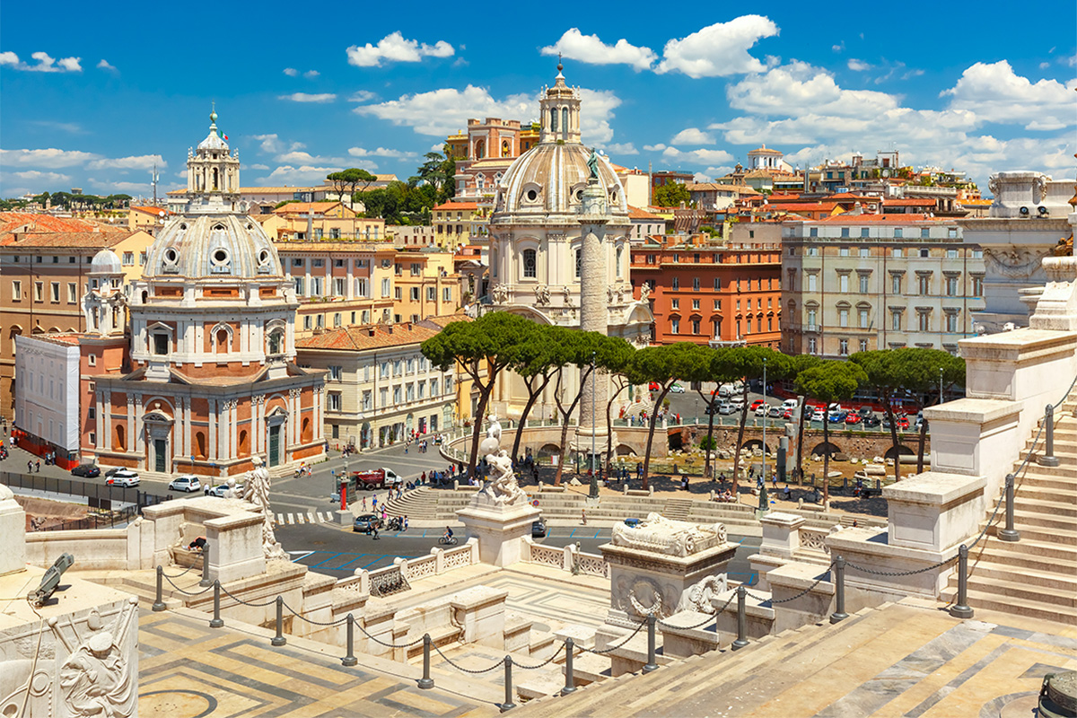 A side of Piazza Venezia from the Altare della Patria