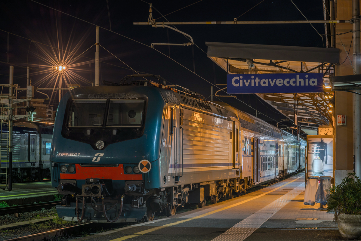 La Stazione Ferroviaria di Civitavecchia - Foto di Marco Quartieri La Stazione Ferroviaria di Civitavecchia - Foto di Marco Quartieri