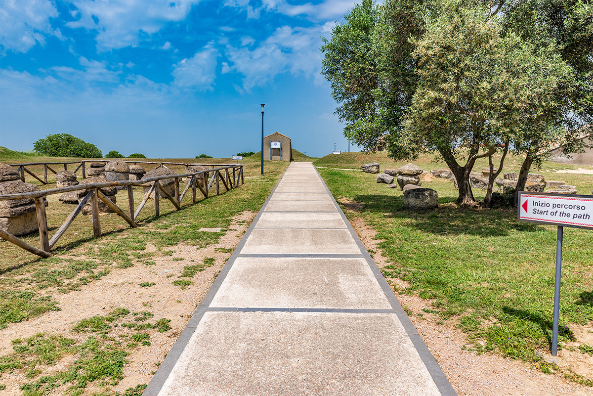 Necropoli Etrusca di Monterozzi - Tarquinia Necropoli Etrusca di Monterozzi - Tarquinia